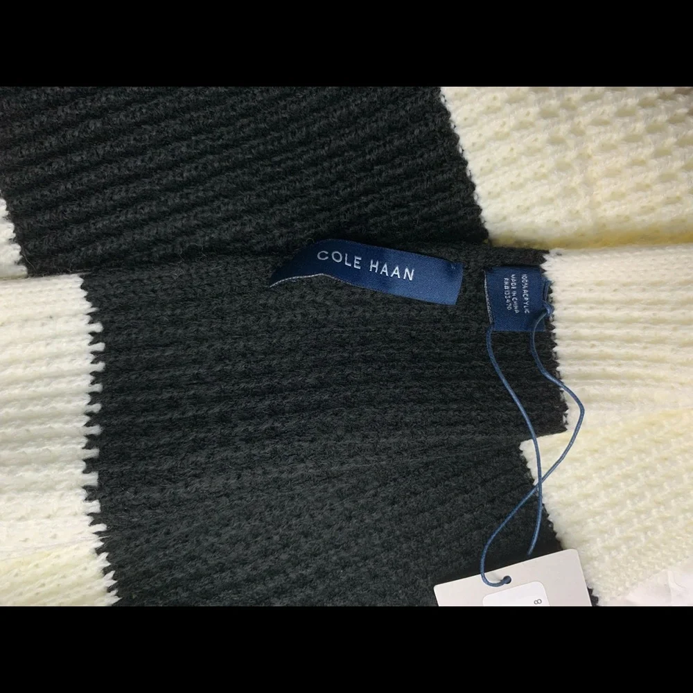NWT Calvin Klein Colorblock Rib Knit Fringe Scarf | Black & Ivory